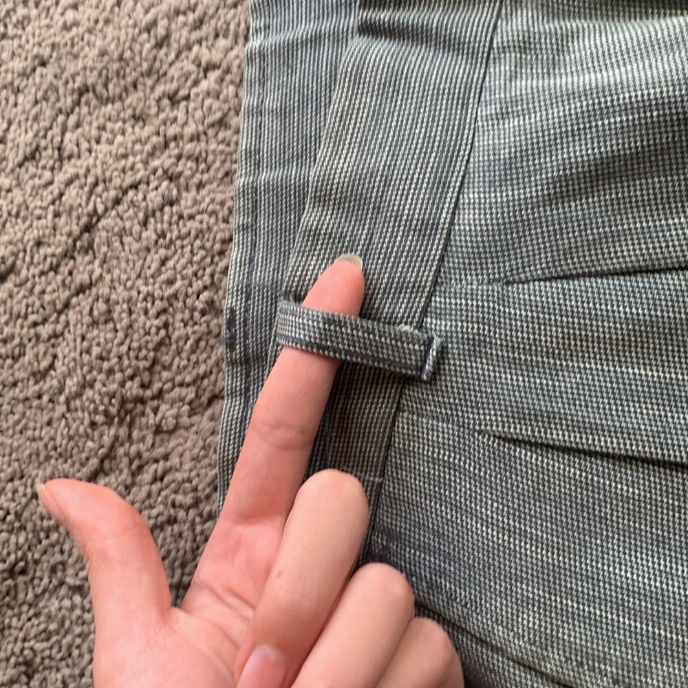 Men’s grey dress pants with pockets and a black zipper. Size small - Picture 3 of 7